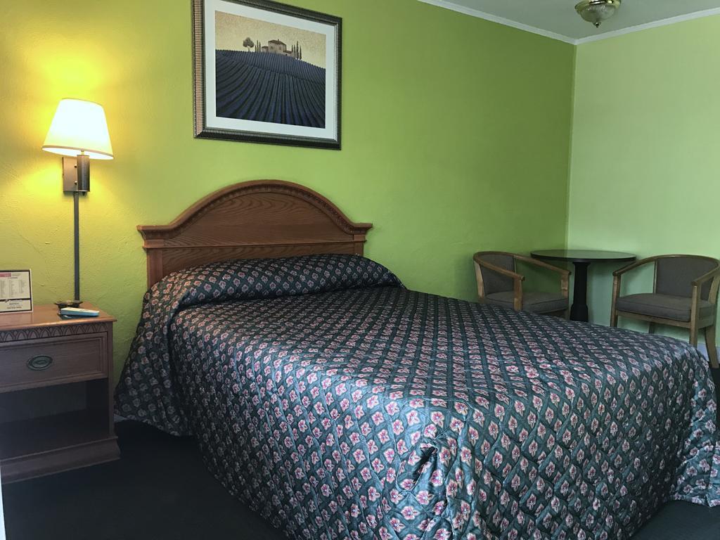 Economy Inn Danville Bagian luar foto