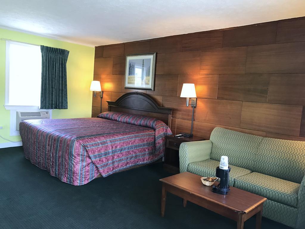Economy Inn Danville Bagian luar foto